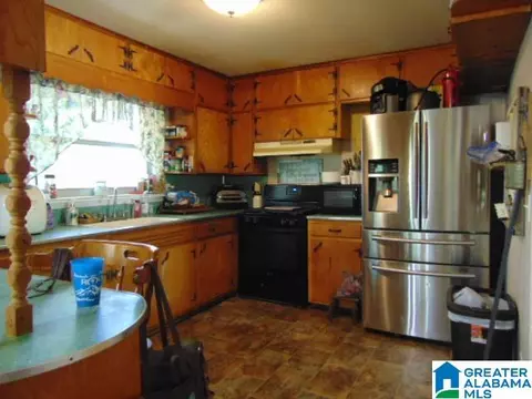 Kitchen - 1615 County Road 34, Clanton, AL 35045 photo 2 of 2