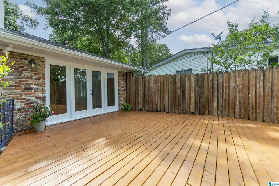 Exterior - 1013 Vista Cir, Vestavia Hills, AL 35216 photo 11 of 16