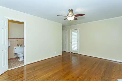 Bedroom - 1013 Vista Cir, Vestavia Hills, AL 35216 photo 1 of 7