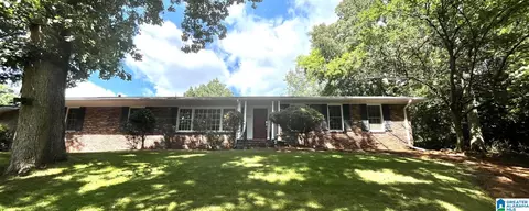 Exterior - 1013 Vista Cir, Vestavia Hills, AL 35216 photo 1 of 16