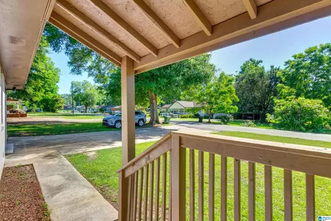 204 Augusta St, Clanton, AL 35045 photo 7