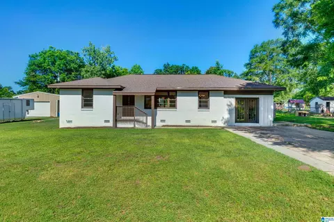 204 Augusta St, Clanton, AL 35045 photo 1