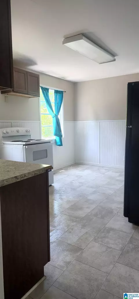 406 2nd St, Warrior, AL 35180 photo 4