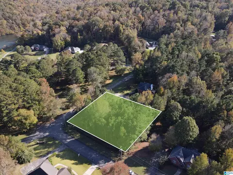 8040 Emerald Lake Dr #4, Pinson, AL 35126
