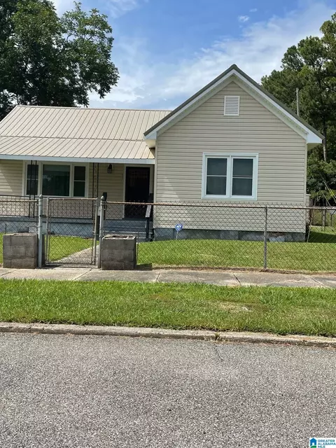 511 W 13th St, Anniston, AL 36201