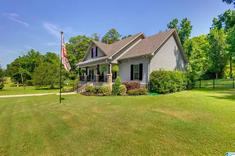 Exterior - 1038 Temple Rd, Clanton, AL 35045 photo 4 of 15