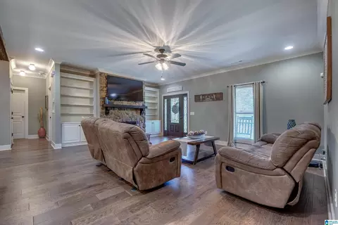 Living - 1038 Temple Rd, Clanton, AL 35045 photo 1 of 4