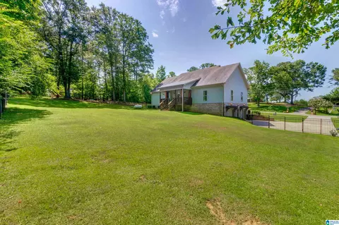 Exterior - 1038 Temple Rd, Clanton, AL 35045 photo 9 of 15