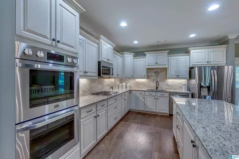 Kitchen - 1038 Temple Rd, Clanton, AL 35045 photo 2 of 4