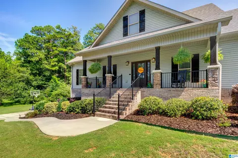 Exterior - 1038 Temple Rd, Clanton, AL 35045 photo 5 of 15