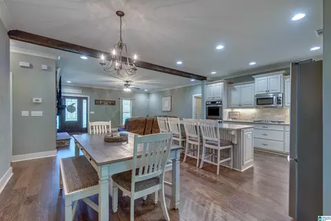 Dining - 1038 Temple Rd, Clanton, AL 35045 photo 3 of 3