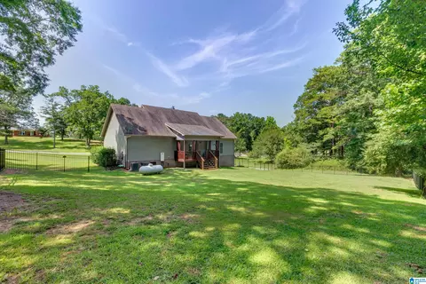 Exterior - 1038 Temple Rd, Clanton, AL 35045 photo 10 of 15