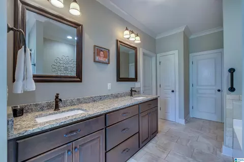 Bath - 1038 Temple Rd, Clanton, AL 35045 photo 2 of 5
