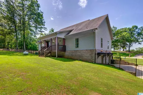 Exterior - 1038 Temple Rd, Clanton, AL 35045 photo 8 of 15