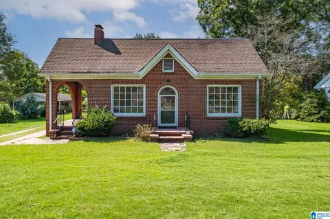 1319 4th Ave N, Clanton, AL 35045 photo 1