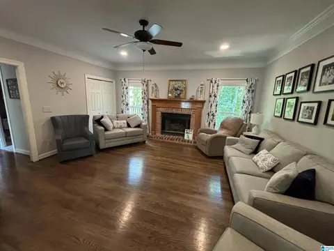 202 Newgate Cir, Alabaster, AL 35007 photo 4
