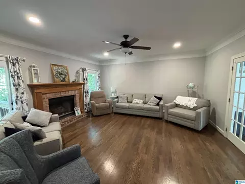 202 Newgate Cir, Alabaster, AL 35007 photo 3