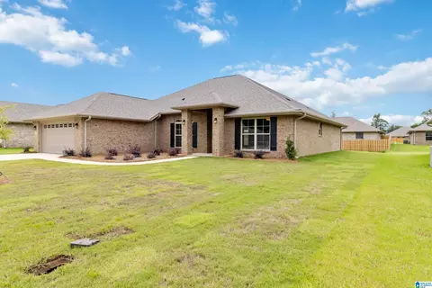 414 Harless Ln, Alabaster, AL 35007 photo 2