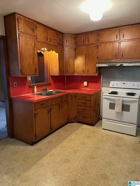 424 E Forest Dr, Birmingham, AL 35235 photo 4