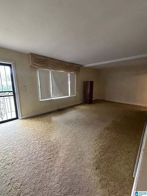 424 E Forest Dr, Birmingham, AL 35235 photo 2