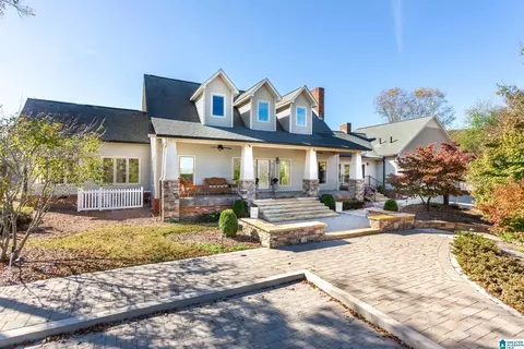 1001 Kingsway Dr, Anniston, AL 36207