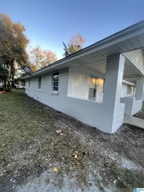 206 1st St, Clanton, AL 35045 photo 6