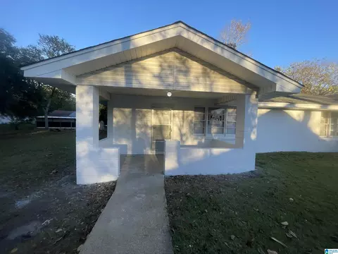 206 1st St, Clanton, AL 35045 photo 5