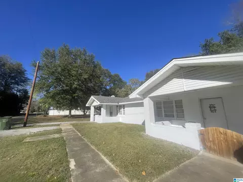 206 1st St, Clanton, AL 35045 photo 2