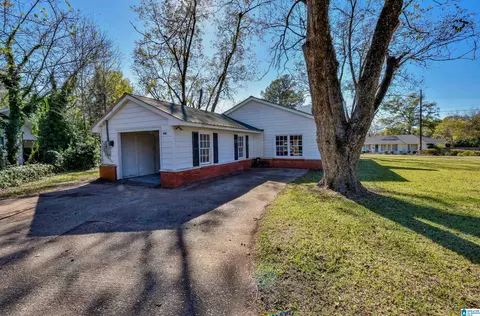 802 E 8th Ave, Linden, AL 36748 photo 4