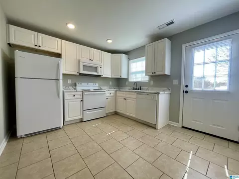 1314 3rd St SE, Cullman, AL 35055 photo 3