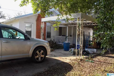 106 S First St, Geneva, AL 36340 photo 3