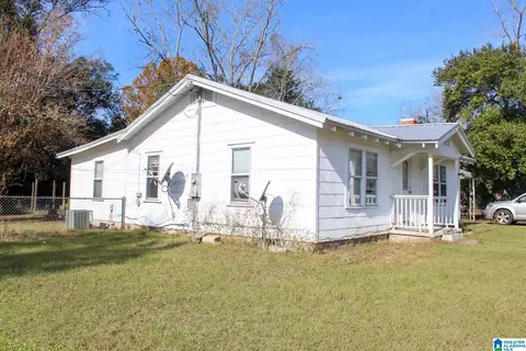 106 S First St, Geneva, AL 36340 photo 2