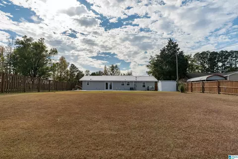Exterior - 283 Coves Point Dr, Riverside, AL 35135 photo 4 of 5