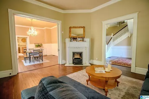 Living - 428 E 6th St, Anniston, AL 36207 photo 2 of 10