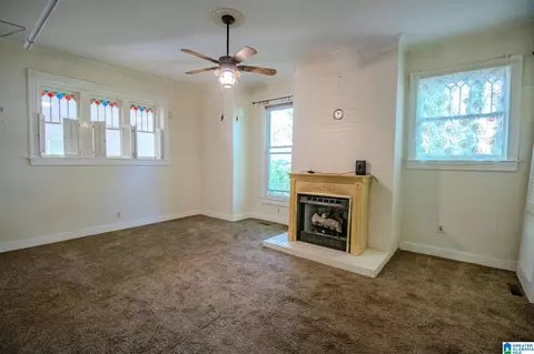 Living - 428 E 6th St, Anniston, AL 36207 photo 9 of 10