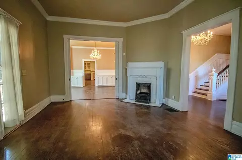 Living - 428 E 6th St, Anniston, AL 36207 photo 6 of 10