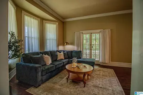 Living - 428 E 6th St, Anniston, AL 36207 photo 10 of 10