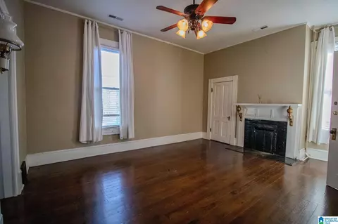 Living - 428 E 6th St, Anniston, AL 36207 photo 5 of 10