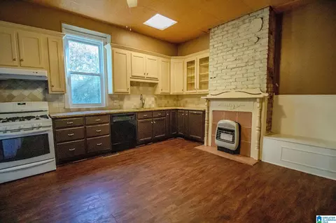 Kitchen - 428 E 6th St, Anniston, AL 36207 photo 3 of 3