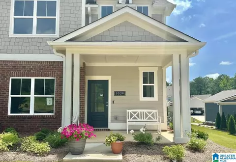1009 Grand River Blvd W, Leeds, AL 35094