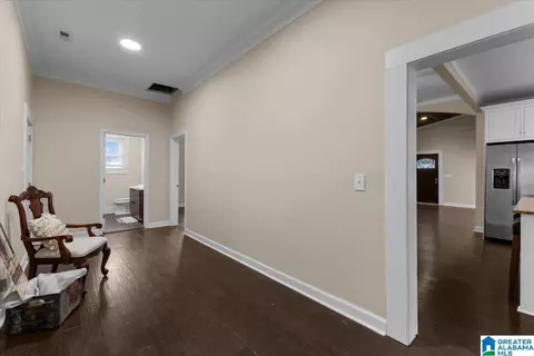 Entry Way - 301 Adams Ave E, Oneonta, AL 35121 photo 3 of 3
