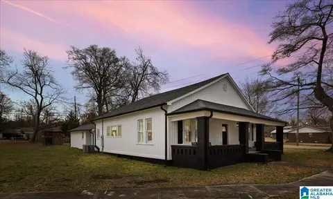 Exterior - 301 Adams Ave E, Oneonta, AL 35121 photo 2 of 2