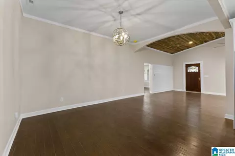 Entry Way - 301 Adams Ave E, Oneonta, AL 35121 photo 2 of 3