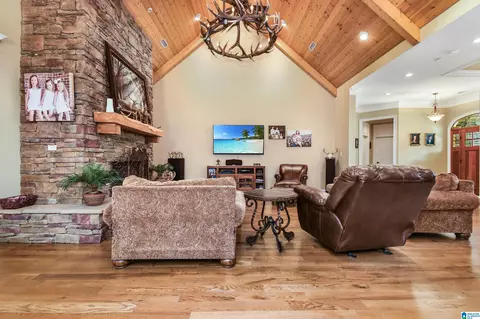 Living - 2348 County Road 28, Clanton, AL 35046 photo 4 of 7