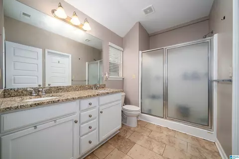 Bath - 531 E 6th Ave, Oneonta, AL 35121 photo 1 of 3