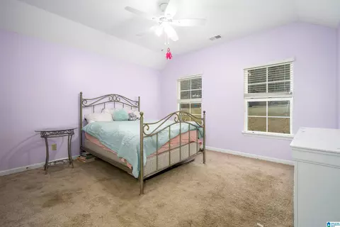 Bedroom - 531 E 6th Ave, Oneonta, AL 35121 photo 3 of 4