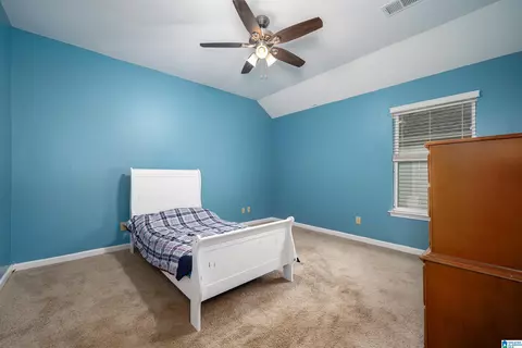 Bedroom - 531 E 6th Ave, Oneonta, AL 35121 photo 4 of 4