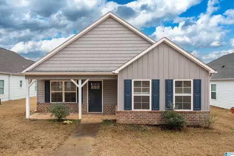 Exterior - 531 E 6th Ave, Oneonta, AL 35121 photo 1 of 5