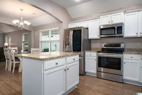 Kitchen - 531 E 6th Ave, Oneonta, AL 35121 photo 3 of 4