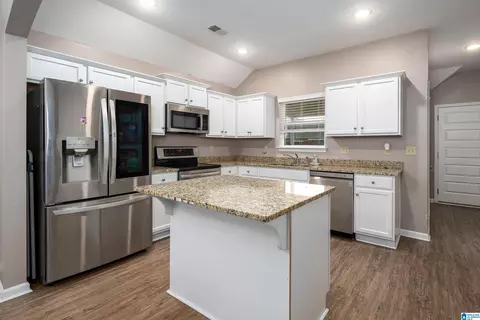Kitchen - 531 E 6th Ave, Oneonta, AL 35121 photo 1 of 4